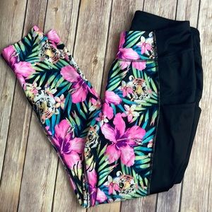 Avia Tiger, Jungle and flowers leggings - size XL 3/4 length